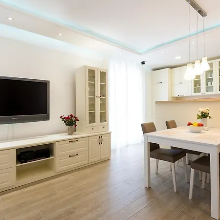 Apartment No. 5 *